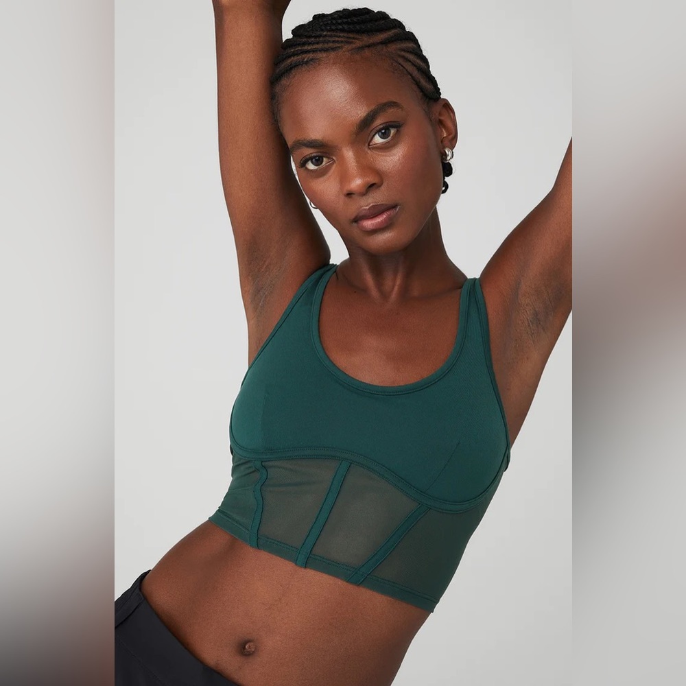 Alo yoga set. Top is a large, bottoms are a small
